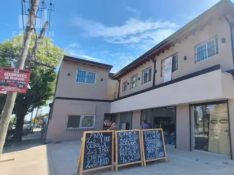 Local en  Maschwitz sobre colectora en alquiler.