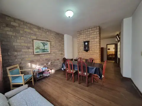 VENTA - Casa 3 dormitorios. Cochera y Patio. Echesortu, Rosario.