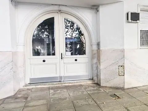 Venta 3 ambientes con dependencia frente Floresta