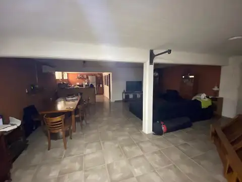 Local en Venta en Zárate, USD 180.000