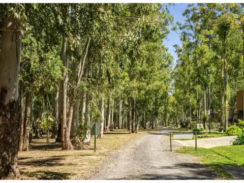 Casa 8 ambientes con 4 baños