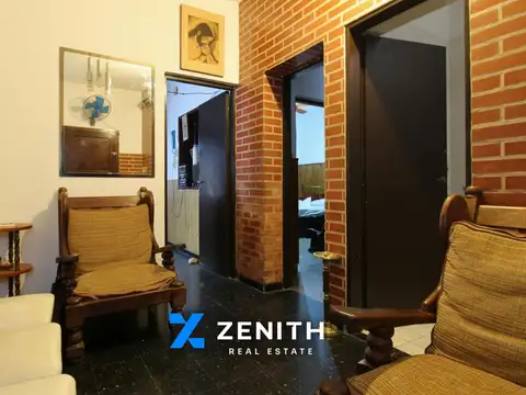 Casa 6 ambientes con 2 baños