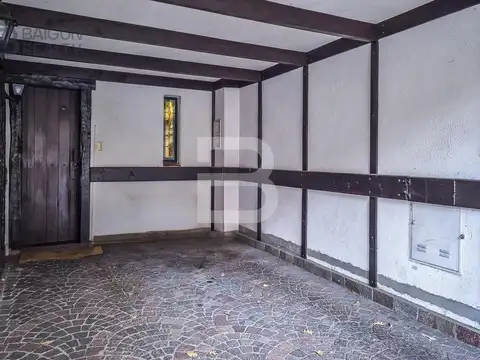 Casa 6 ambientes con 4 baños