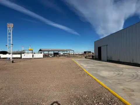 Alquiler galpón c/oficina en una hectarea, Parque Industrial Añelo