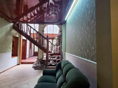 VENTA CASA BARRIO PARQUE - 7 AMBIENTES
