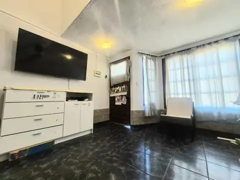 Depto Tipo Casa 4 ambientes con 2 baños