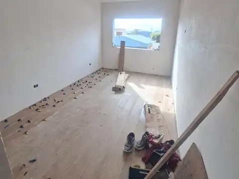 Depto Tipo Casa en Venta con 1 cocheras