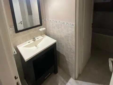 Casa en venta - 3 Dormitorios 3 Baños - 231mts2 - Lobos