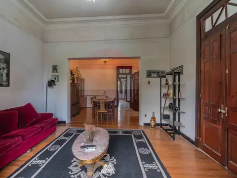 Casa 5 ambientes con 3 baños