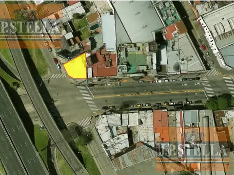 Local Comercial 257 m² en Esquina S/ Avenida - Lomas Del Mirador