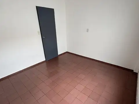 Depto Tipo Casa en Alquiler con 1 cocheras
