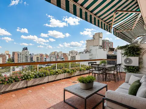 Dúplex de 3 dormitorios y estudio, con magnífica vista y balcón aterrazado! Cochera y baulera