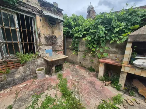 Terreno con construcción a demoler en Venta, Campana Centro
