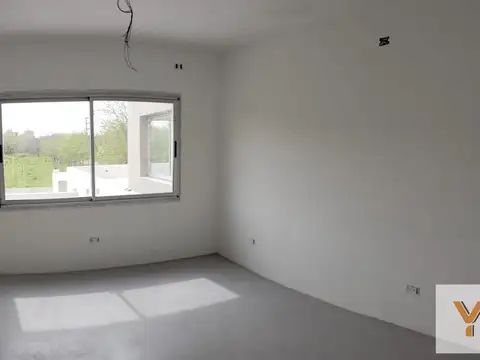 Casa 5 ambientes con 4 baños