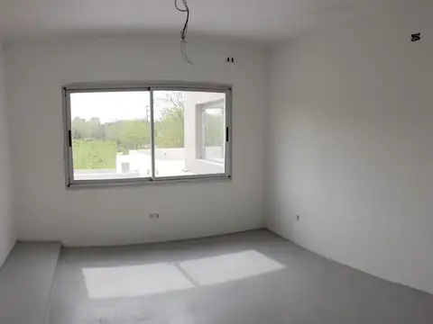 Casa 5 ambientes con 4 baños