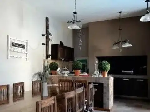 Casa en Venta en Haedo, USD 445.000