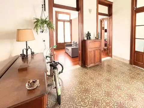 Depto Tipo Casa 6 ambientes con 2 baños