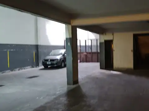 Galpón 690m2 s/Lote 12x24 C/Entrepiso y Amplio Sótano