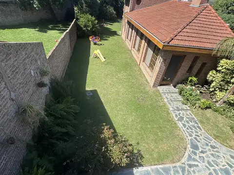Casa en Venta con 3 cocheras