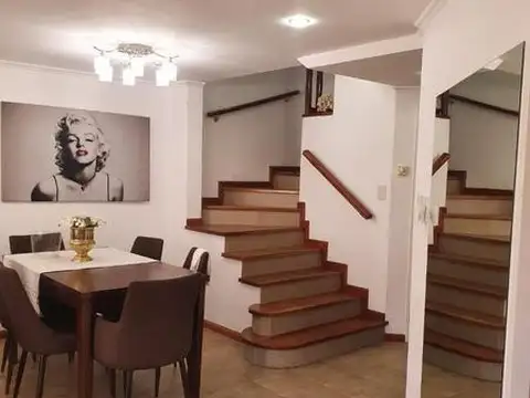Casa en Venta en Villa Luzuriaga, USD 390.000