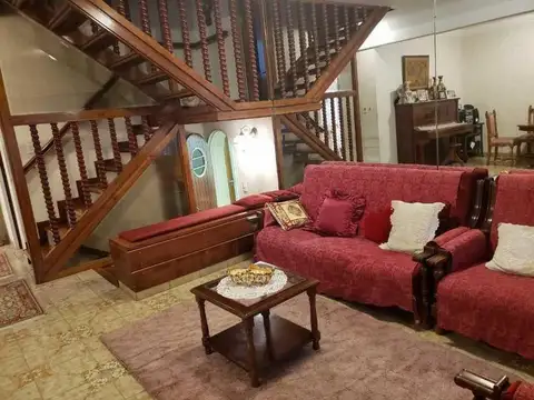 Casa 5 ambientes con 3 baños