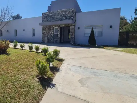 Venta Casa Club de Campo Santa Irene Comarcas de Luján 493 m² Lote 2007 m²