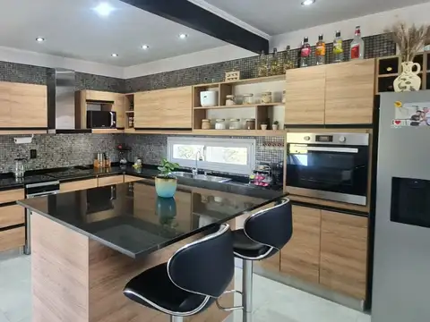 Casa en Venta en Santa Irene, USD 330.000