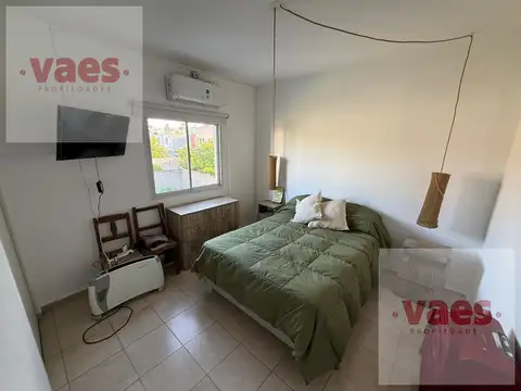 VENTA LA CALERA - CASA 2 DORMITORIOS - PILETA