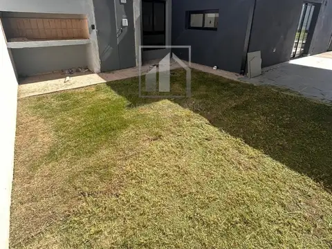 Casa en Venta en Barrio Rincones de Manantiales, USD 120.000