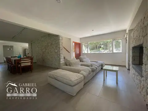 Casa 5 ambientes con 3 baños