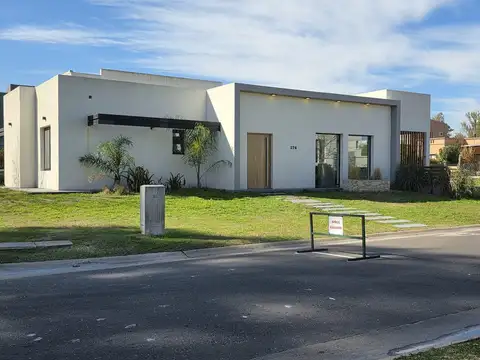 Casa en Venta en Pilar del Este - Santa Elena, USD 210.000
