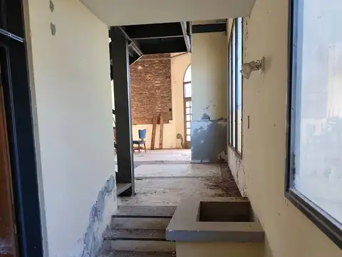 Avenida Presidente Illia 1000