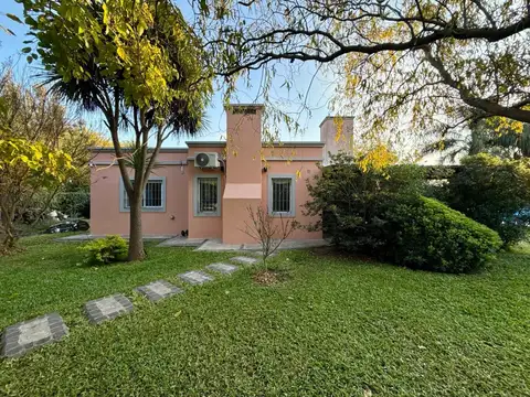 Muy linda casa en VENTA en Manzanares, Pilar