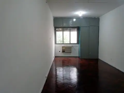 MONOAMBIENTE EN FLORESTA, EXCELENTE UBICACION