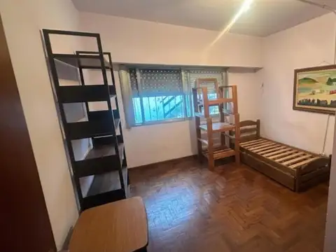 VENTA  CASA DE  3 AMBIENTES  CON TERRAZA EN VILLA MAIPU - PERMUTA Y APTO CREDITO  