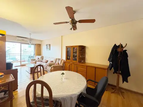 Departamento 4 ambientes con 2 baños