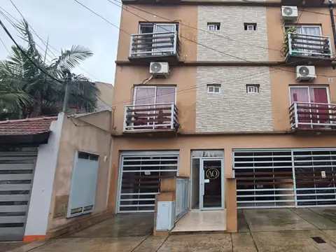 Departamento en VENTA 2 ambientes 2do Piso por Escalera