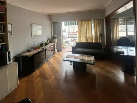 Departamento en venta c/cochera 4 ambientes en CABA