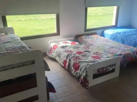 Casa 6 ambientes con 3 baños