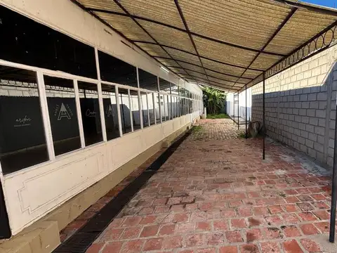 Se alquila amplio SALÓN en centro de Catamarca