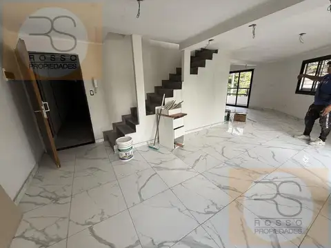 Depto Tipo Casa 3 ambientes con 2 baños