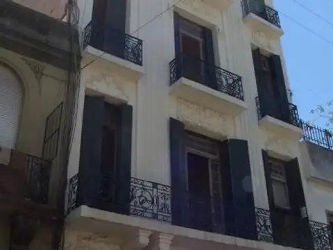 Depto Tipo Casa en Venta de 11 ambientes