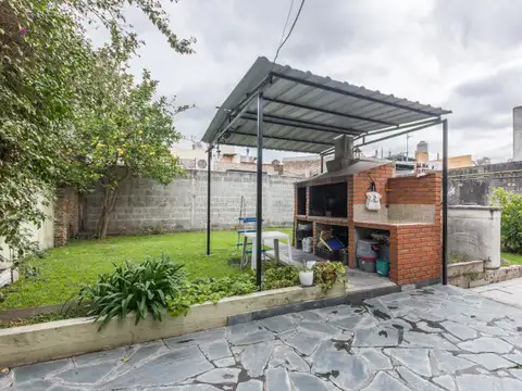 Casa 11 ambientes con 5 baños