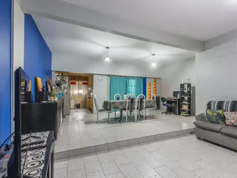 Casa en Venta con 2 cocheras