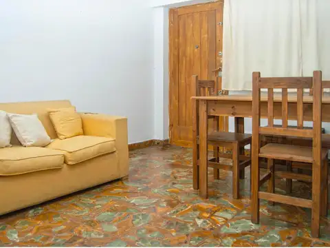 Depto Tipo Casa 2 ambientes con 1 baño