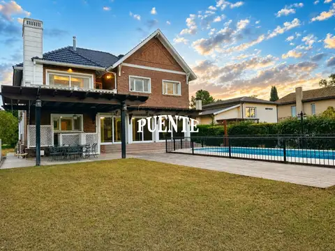 Casa 7 ambientes con 6 baños