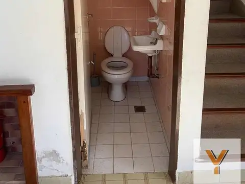 Casa 5 ambientes con 2 baños