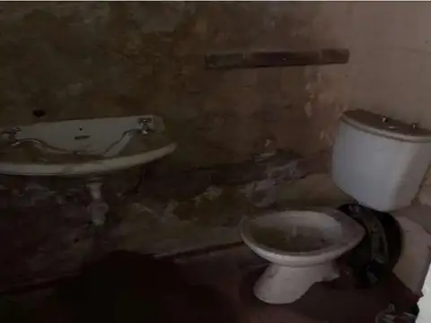 Casa en venta - 2 dormitorios 1 baño - 140mts2 - Gonnet
