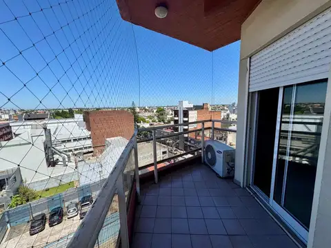 Amplio departamento 2 ambientes con balcón   en alquiler   San Justo Centro