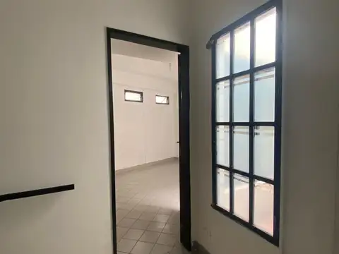 Sarmiento 100, Piso 1º